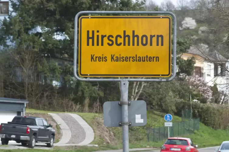In der Lautertalgemeinde Hirschhorn muss sich ein neuer Gemeinderat formieren, nachdem das Gros der Ratsmitglieder aus Protest g