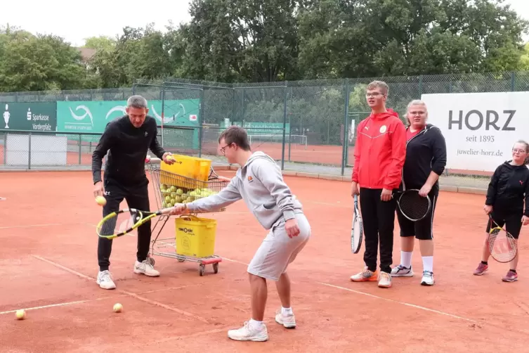 Das Wetter hat mitgespielt: Inklusiver Tennistag in Speyer.