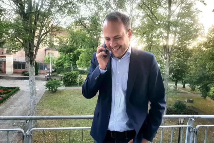 Als sich der Wahlsieg von Felix Leidecker abzeichnete, klingelte das Telefon des CDU-Mannes ohne Unterlass. 