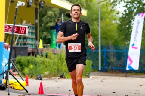 Der Sieger des Pfälzerwaldmarathons, Jens Becker aus Lemberg, war auch schon Marathon-Pfalzmeister. 
