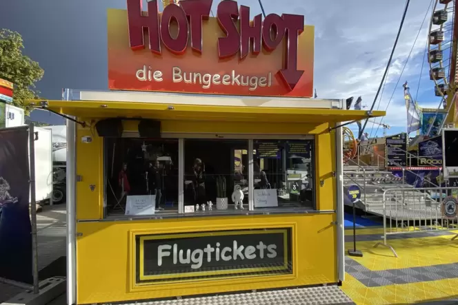 Weiterhin geschlossen: Das Fehrgeschäft »Hot Shot« auf dem Wurstmarkt. Weiterhin geschlossen: Das Fehrgeschäft »Hot Shot« auf dem Wurstmarkt.