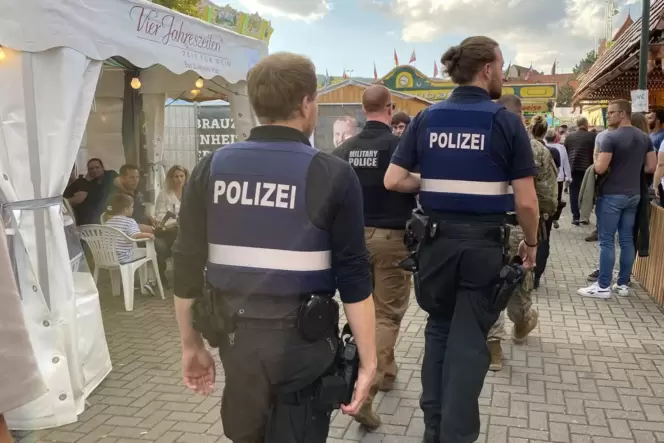 Die Polizei zeigt auf dem Wurstmarkt Präsenz. Die Polizei zeigt auf dem Wurstmarkt Präsenz.