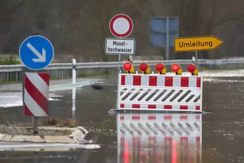 Auf der Straße sind die Warnungen vor Hochwasser unmissverständlich. Die Warntexte etwa im Internet sollen ebenfalls besser werd