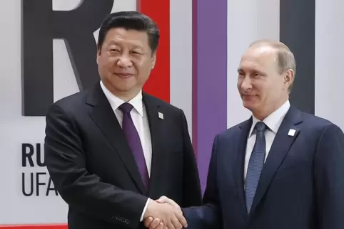 Mit Xi Jinping (links) möchte sich Wladimir Putin in Samarkand zusammensetzen.