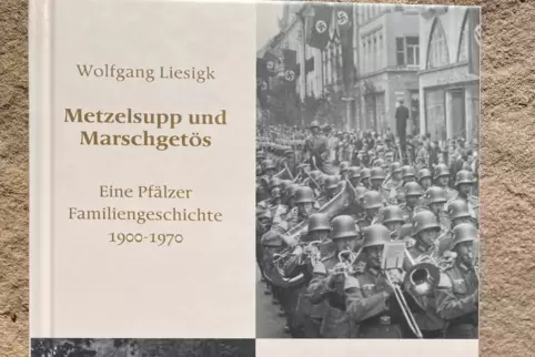 Das Buch von Wolfgang Liesigk ist eine Mischung aus Sittengemälde, Roman und Sachbuch. 
