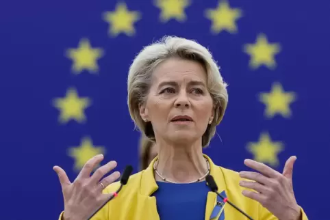 Kommissionspräsidentin Ursula von der Leyen erläutert, wie die EU auf die Gewinne von Stromerzeugern zugreifen will. 