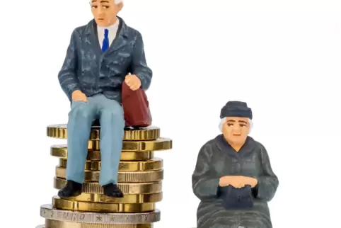 Weil Frauen unter anderem viel öfter in Teilzeit arbeiten als Männer, fällt ihre Rente deutlich geringer aus. Weil Frauen unter anderem viel öfter in Teilzeit arbeiten als Männer, fällt ihre Rente deutlich geringer aus.