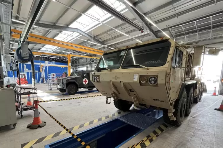 In Sembach hat General Dynamics zwei neue Hallen errichtet. Dort werden Militärfahrzeuge instandgesetzt.