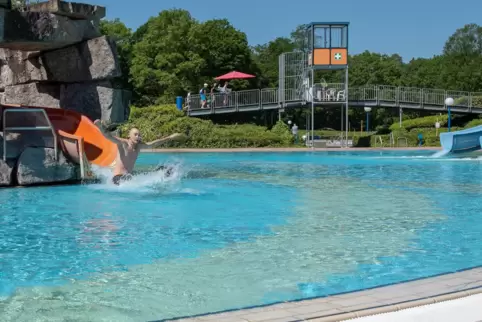 Die Saison im Badepark Wörth ist seit Kurzem zu Ende. Die Becken bleiben aber noch gefüllt. 