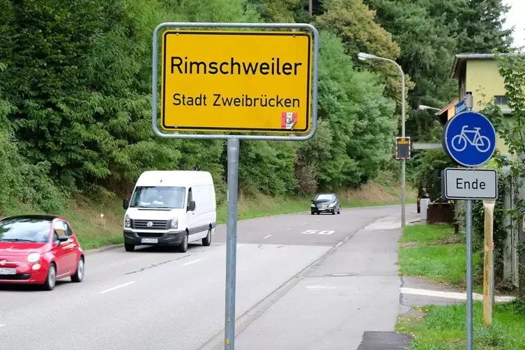 Am Ortseingang Rimschweiler soll ein Fahrbahnteiler gebaut werden.