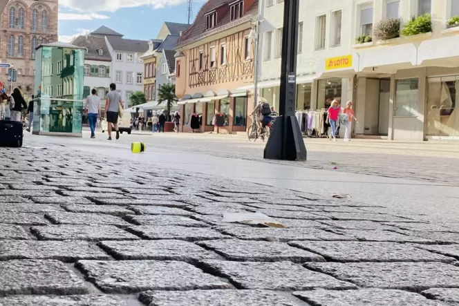 Altes Pflaster: Die Maximilianstraße besteht seit über 1000 Jahren. Altes Pflaster: Die Maximilianstraße besteht seit über 1000 Jahren.