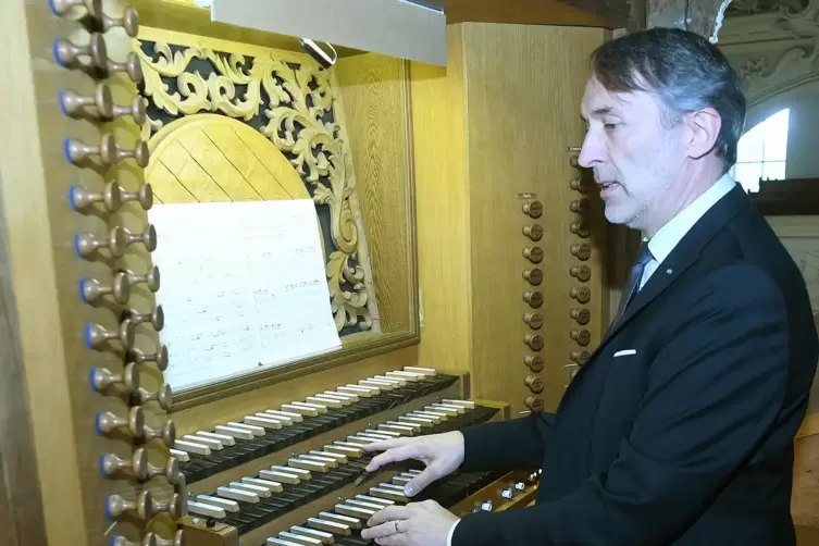 Gab ein fulminantes Konzert in der Paulskirche: Organist Olivier Latry spielte Werke von Johann Sebastian Bach auf der Stumm-Org