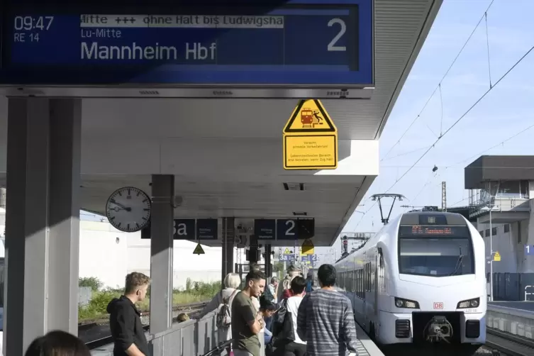 Die beiden Regional-Express-Linien RE4 und RE14 (hier in Frankenthal) fallen während der Bauarbeiten zwischen Worms und Ludwigsh