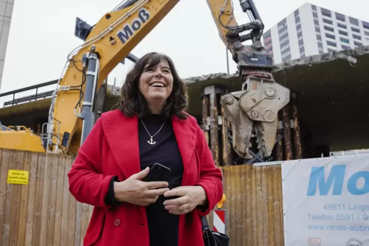 Jutta Steinruck im Juni 2020 beim Abriss der Hochstra&szlig;e S&uuml;d.