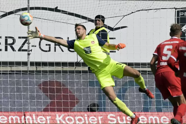 Sah in Heidenheim die Rote Karte: FCK-Torwart Andreas Luthe.