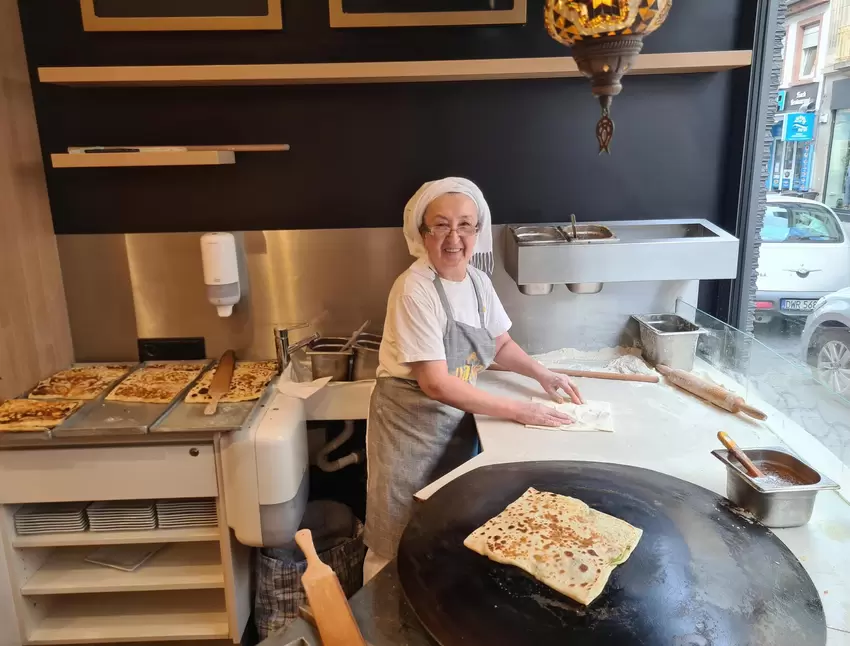 In der türkischen Pasa-Bäckerei im Klein-Istanbul-Viertel wird täglich Gözleme, ein hauchdünnes, würzig gefülltes Fladenbrot her