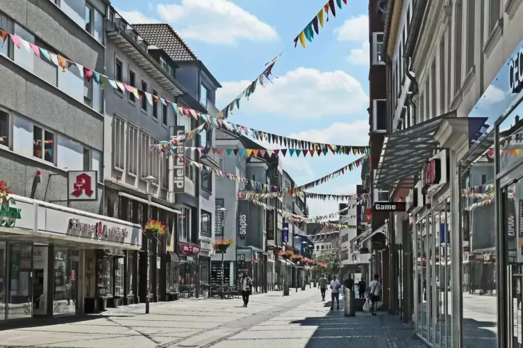 Die aktuelle Aufnahme wurde etwa vom gleichen Standort aus aufgenommen.