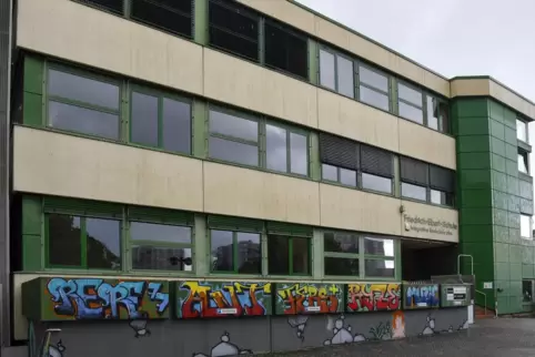 Mit einer Frage auf einer Internetplattform hatte ein Schüler der Friedrich-Ebert-Realschule plus am Wochenende für einigen Wirb Mit einer Frage auf einer Internetplattform hatte ein Schüler der Friedrich-Ebert-Realschule plus am Wochenende für einigen Wirb