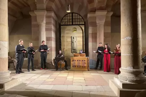 Grandios: Das Ensemble Polyharmonique in der Krypta des Doms.