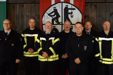 Ehrungen bei der Feuerwehr (von links): Markus Kern, Andreas Kaiser, Joachim Brucker, Christian Buschmann, Frank Flockerzi, Eric