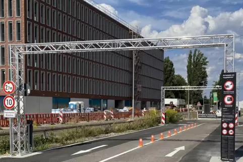 Rund 60.000 Euro hat es sich die städtische Gesellschaft kosten lassen, die Technik für Autopay am Parkplatz P6 zu installieren. Rund 60.000 Euro hat es sich die städtische Gesellschaft kosten lassen, die Technik für Autopay am Parkplatz P6 zu installieren.