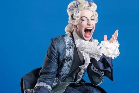 Das Mozart-Stück „Amadeus“ hätte schon im Februar diesen Jahres im Saalbau zu erleben sein sollen. Jetzt wird es mit leichter Ve