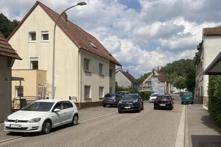Der Autoverkehr in der Lothringer Straße nervt viele Niedersimter. Deshalb soll eine Umgehungsstraße her. 