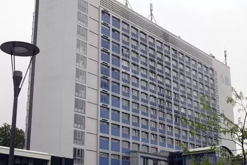 Das Homburger Uniklinikum, hier das Gebäude der Urologie und der Hals-Nasen-Ohren-Heilkunde.