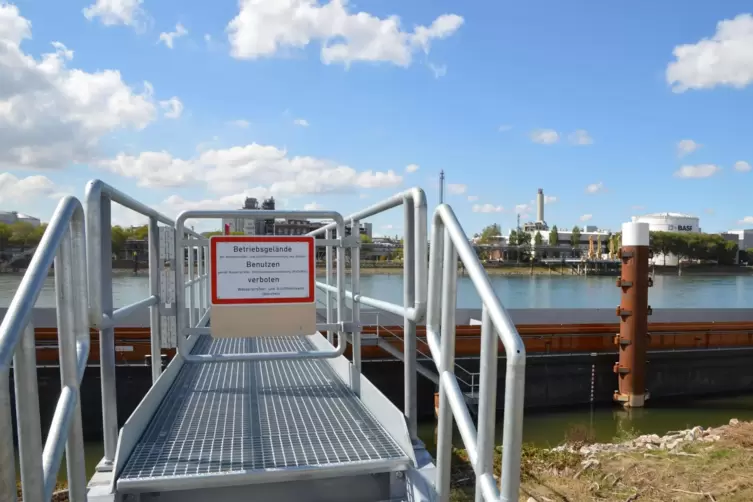 &Uuml;ber komfortable Stege zum erholsamen Landgang.