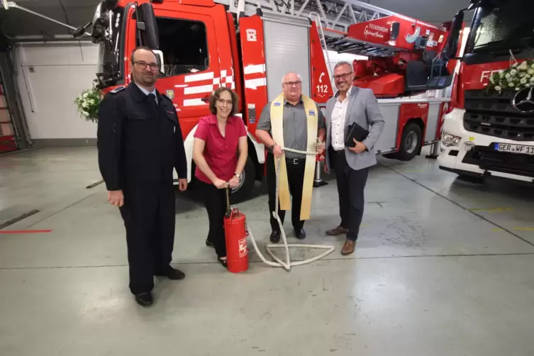 Gleich zwei neue Feuerwehrautos wurden beim Ehrungsabend offiziell in Dienst gestellt.