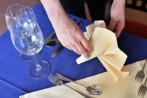 Für die Gastronomie ist die momentane Krise belastend. Für die Gastronomie ist die momentane Krise belastend.