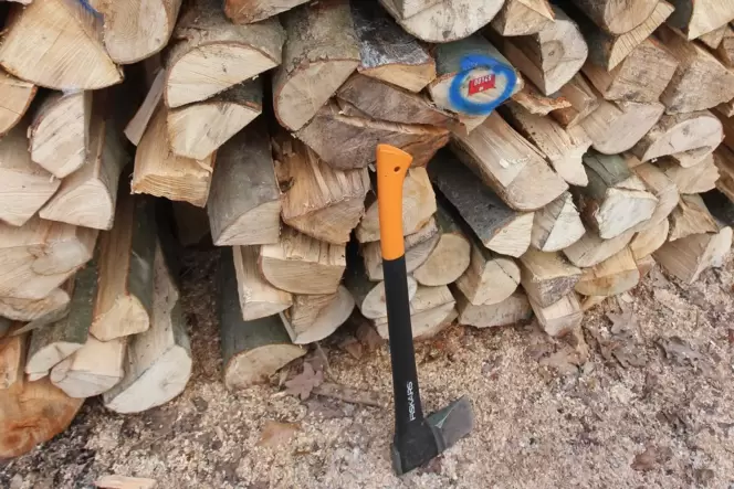 Holzfällung: Im Stadtgebiet nur noch in bestimmten Fällen erlaubt. Holzfällung: Im Stadtgebiet nur noch in bestimmten Fällen erlaubt.