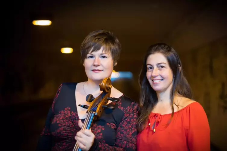 Die Cellistin Katja Zakotnik (links) und die Pianistin Naila Alvarenga.