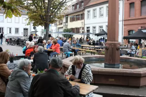 Der Marktplatz in Wachenheim war gut besucht. 