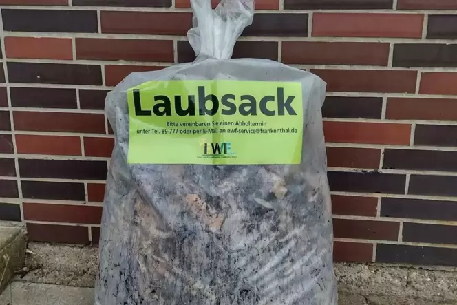 Wer viele Bäume vor der Haustür hat, braucht wohl einige dieser Säcke. Wer viele Bäume vor der Haustür hat, braucht wohl einige dieser Säcke.
