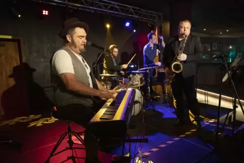 Der Wednesday Night Jazz Club – hier Saxophonist Helmut Engelhardt mit (von links) Pugsley Buzzard, Tom Lehnert und Klaas Wendli