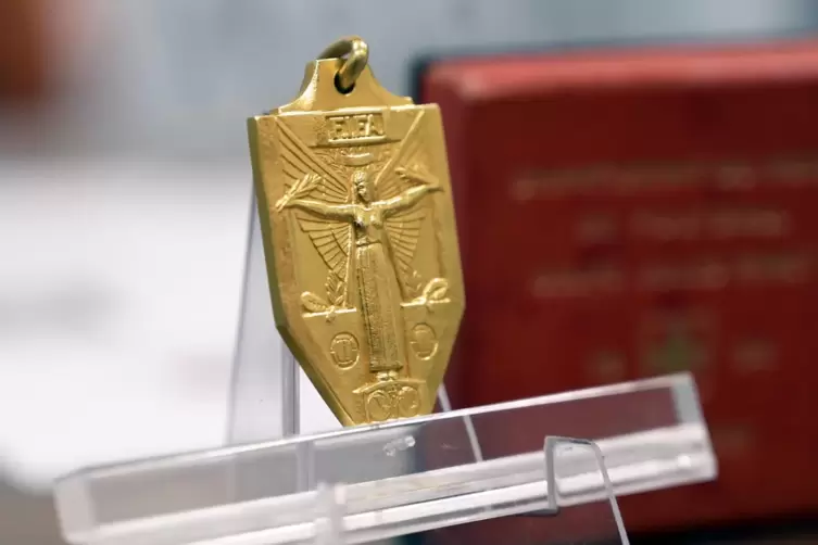 Ein Höhepunkt aus dem Auktionskatalog: Die WM-Medaille von 1954. Einstiegsgebot: 35.000 Euro. 