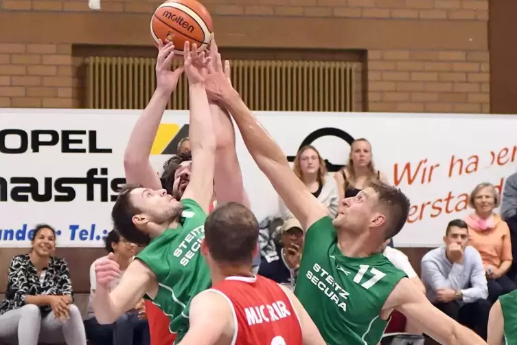 Ludwig Weinsheimer (rechts) gehört zu den größten Spielern beim TV Kirchheimbolanden.