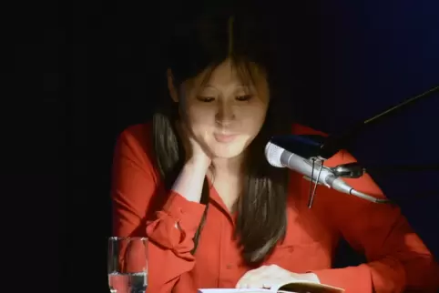 Anna Kim 2017 bei einer Lesung in Ludwigshafen. 
