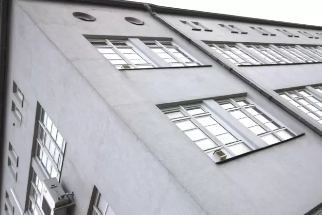 Auf dem Dach des Schuhmuseums hätte die Gemeinde gerne ein Solarkraftwerk installiert. Der Denkmalschutz ist aber dagegen und wi Auf dem Dach des Schuhmuseums hätte die Gemeinde gerne ein Solarkraftwerk installiert. Der Denkmalschutz ist aber dagegen und wi