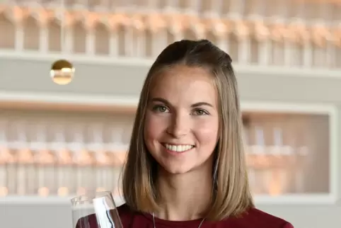 Am 7. Oktober greift Lea Baßler nach der Krone der Pfälzischen Weinkönigin. 