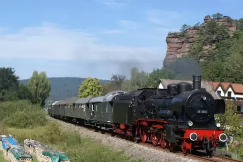 Am 5. Oktober wird zur Feier des Eisenbahnjubiläums der Bundenthaler von Neustadt nach Bundenthal im Dahner Felsenland mit Dampf
