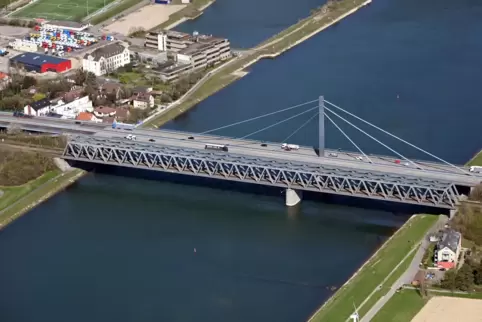 Die Planungen der Querspange zur B36 betreffen auch den Bau einer zweiten Rheinbrücke. 