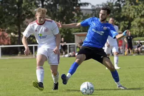 Sechs Treffer in sieben Spielen: Mittelfeldspieler Nicolas Lamberty (links) mausert sich beim LSC zum Torjäger. 