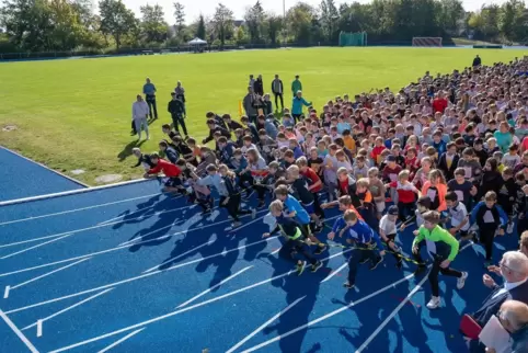 900 Schüler und Lehrer gingen an den Start.