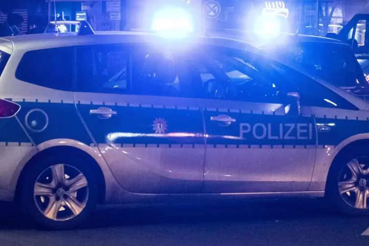 Polizeikontrolle: auffällige Ergebnisse in der Industriestraße. 