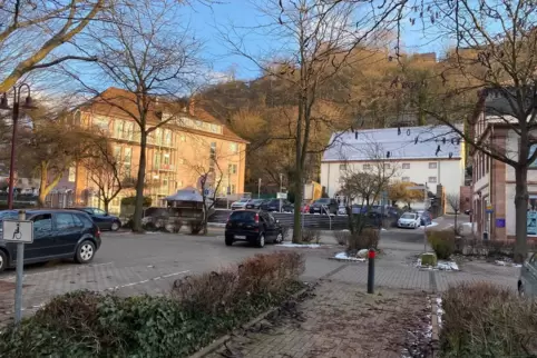 Der Kolpingplatz soll nicht länger nur als Parkplatz dienen, sondern künftig auch zum Verweilen einladen. 