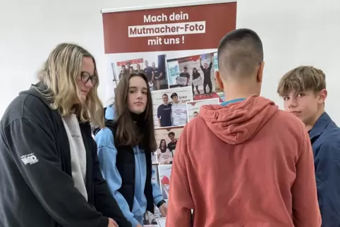 Celine Nicolaus (von links), Catherina Bluhm, Dominik Kölsch und Philipp Kennel finden das Mutmacher-Seminar prima, weil es ihne