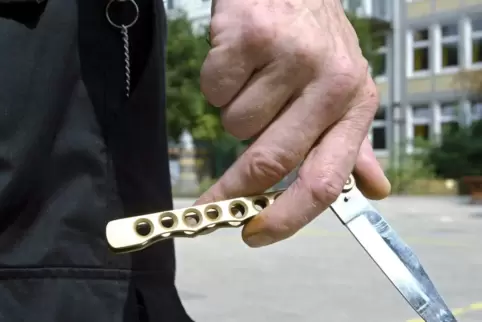 Die Polizei fahndet nach dem mutmaßlichen Täter. 
