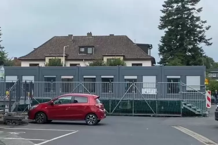 Enges Provisorium: In diesen Containern sind die 120 Kita-Kinder momentan untergebracht. 